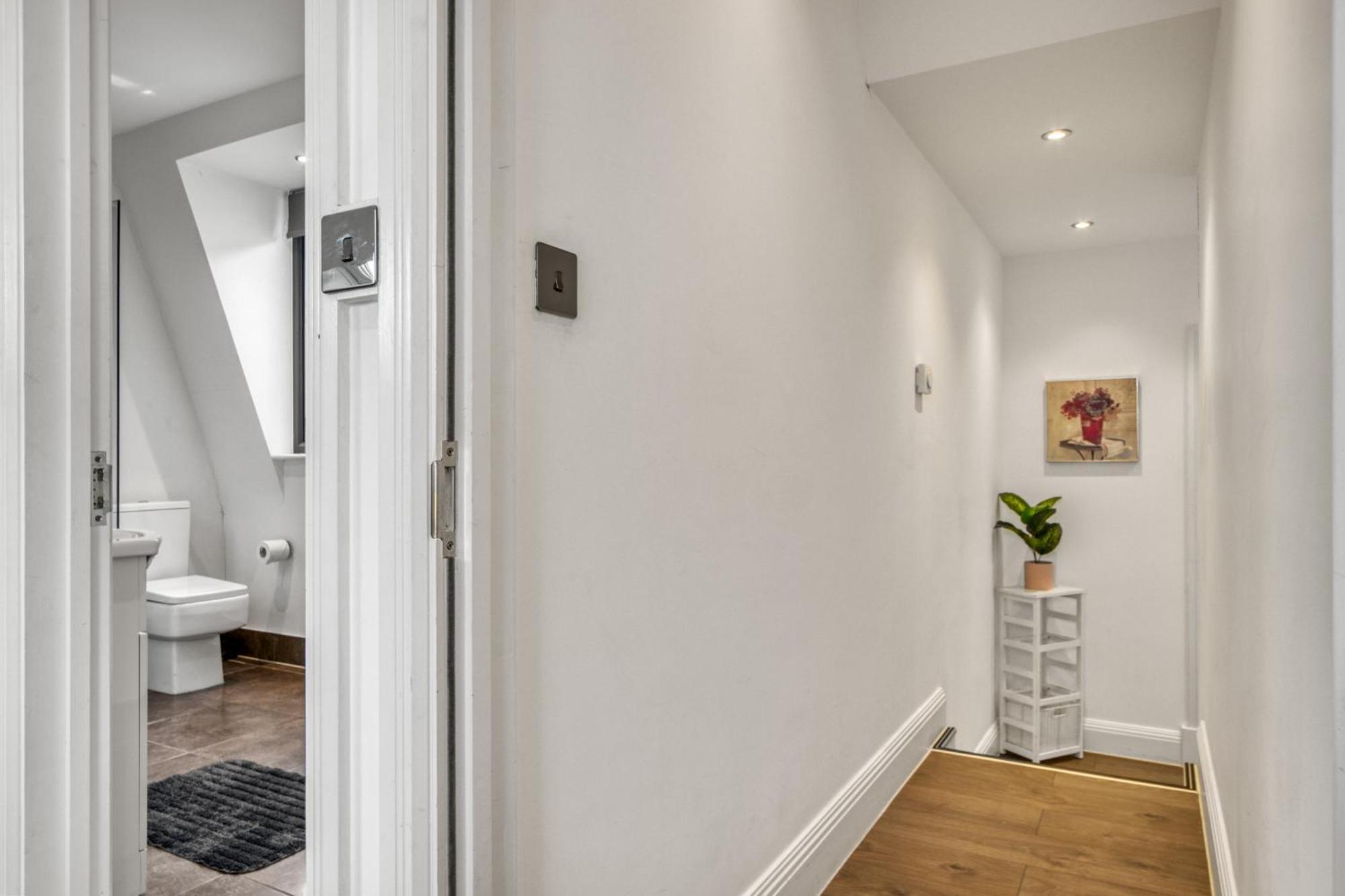 Luxurious Hidden Gem In Wandsworth Apartment London Ngoại thất bức ảnh